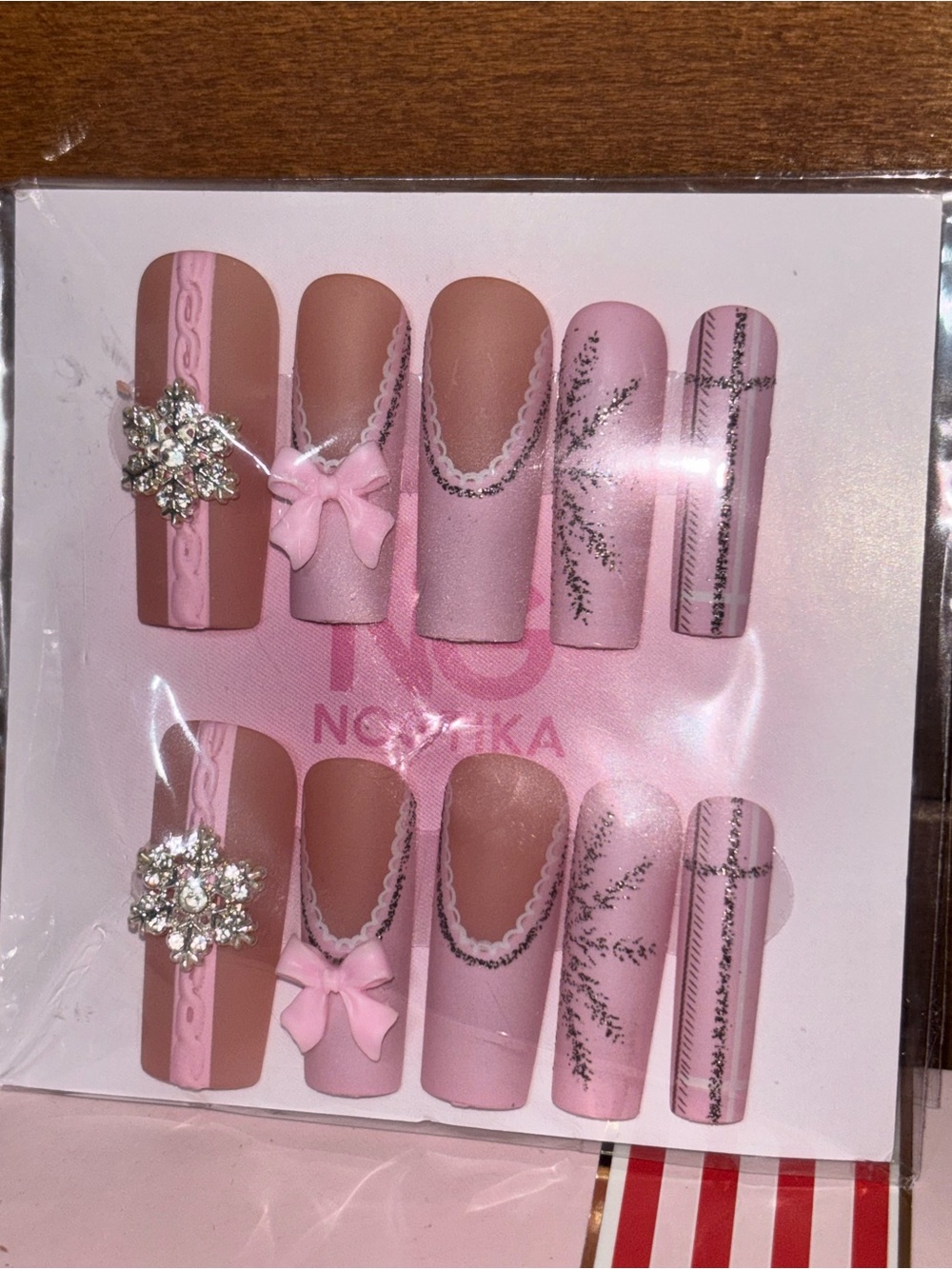 Nogtika Pink Snowflake Press On Nails